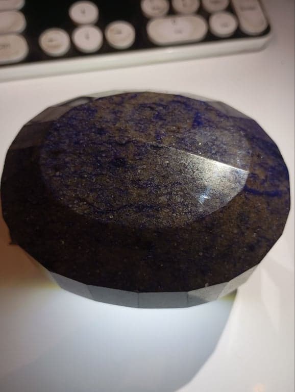 A very beautiful, natural, collector-grade ruby.