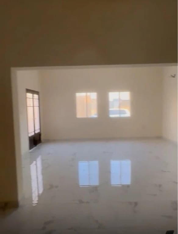 For sale, a renovated villa in Umm Qarn
