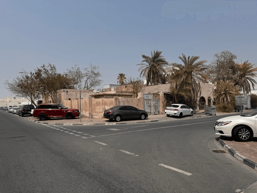 For sale, a popular house in Al Rayyan, behind the bank